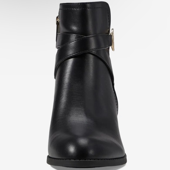 🌸TOMMY HILFIGER🌸 Diyana Faux Leather Ankle Bootie Black Size: 5 - Picture 3 of 15